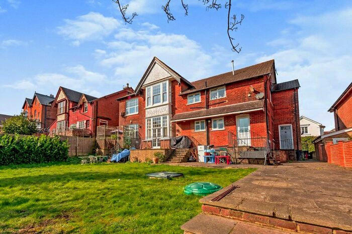 2 Bedroom Flat To Rent In Ridgeway Road, Redhill, RH1