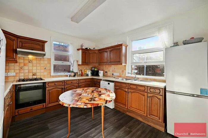 3 Bedroom Flat To Rent In St Mary's Road, Harlesden, NW10