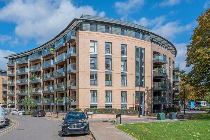 1 Bedroom Flat For Sale In Bradley Road, Clapham Park, London, SW4