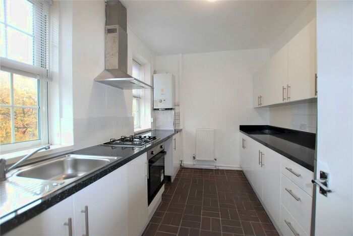 4 Bedroom Flat To Rent In Howland House, Leigham Avenue, London, SW16