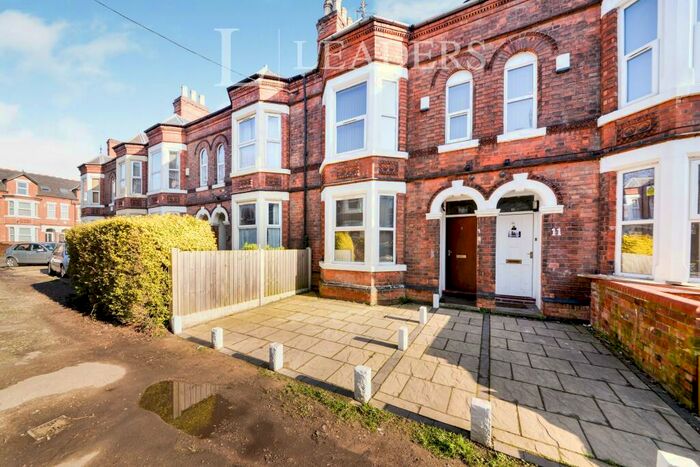 6 Bedroom Semi-Detached House To Rent In Sherwin Grove, NG7