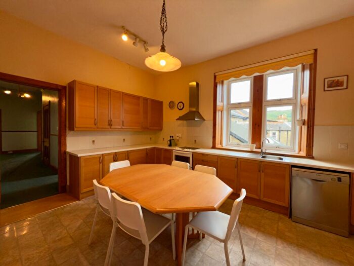 4 Bedroom Flat To Rent In Royal Crescent, Dunoon, PA23
