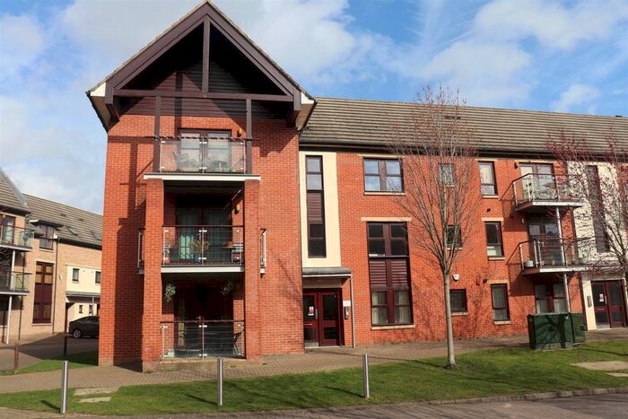 2 Bedroom Flat To Rent In The Approach, St James, Northampton, NN5