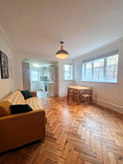 2 Bedroom Flat To Rent In Bulwer Road, Upper Leytonstone, E11