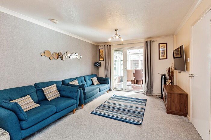 2 Bedroom Property To Rent In Meredith Drive, Aylesbury, HP19