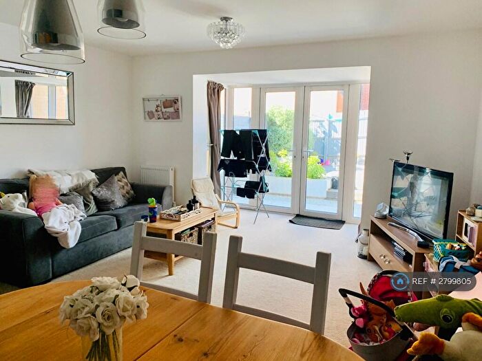 3 Bedroom Terraced House To Rent In Albert Way, East Cowes, PO32