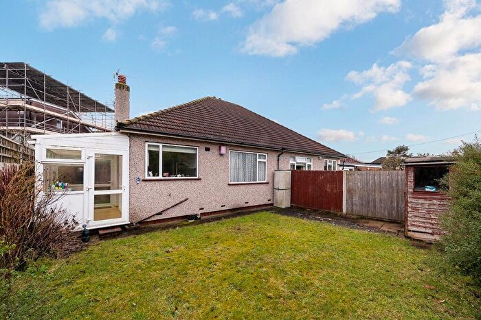 2 Bedroom Semi-Detached Bungalow For Sale In Stratton Close, Bexleyheath, DA7
