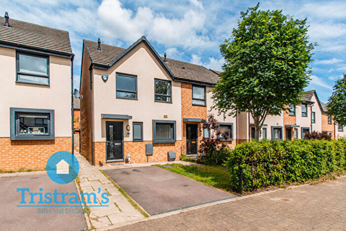 3 Bedroom Semi Detached House For Sale In Pym Walk, Nottingham, NG3