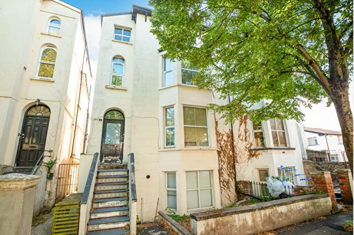 2 Bedroom Apartment To Rent In Wordsworth Avenue, Roath, CF24
