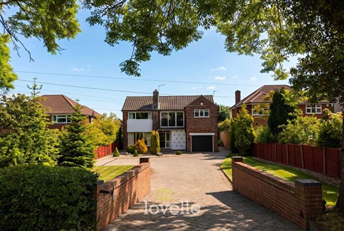 3 Bedroom Detached House For Sale In Stallingborough Road, Healing, DN41