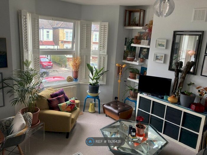 2 Bedroom Flat To Rent In Kemble Road, London, SE23