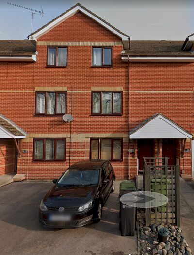 4 Bedroom Terraced House To Rent In Malthouse Road, Portsmouth, PO2