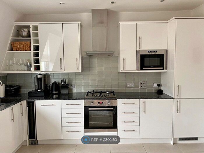 1 Bedroom Flat To Rent In Broomhouse Road, London, SW6
