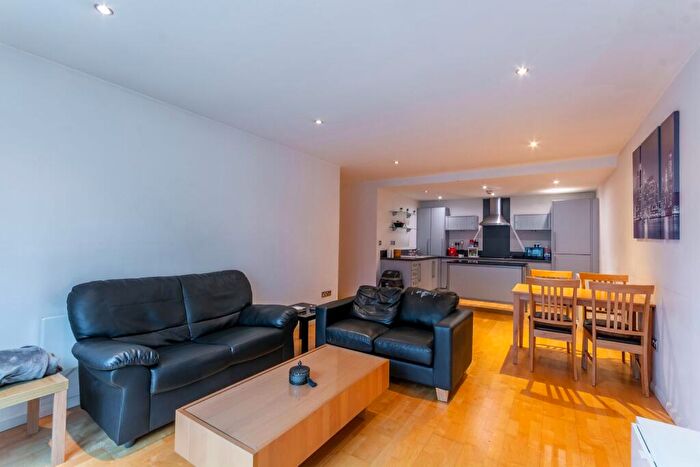 2 Bedroom Apartment To Rent In One Fletcher Gate, Adams Walk, Nottingham, Nottinghamshire, NG1