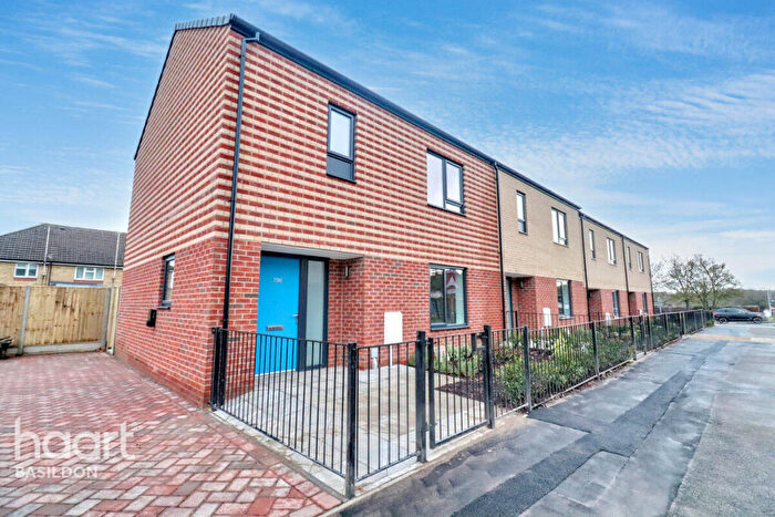 2 Bedroom End Of Terrace House For Sale In Sheppard Mews, Basildon, SS14