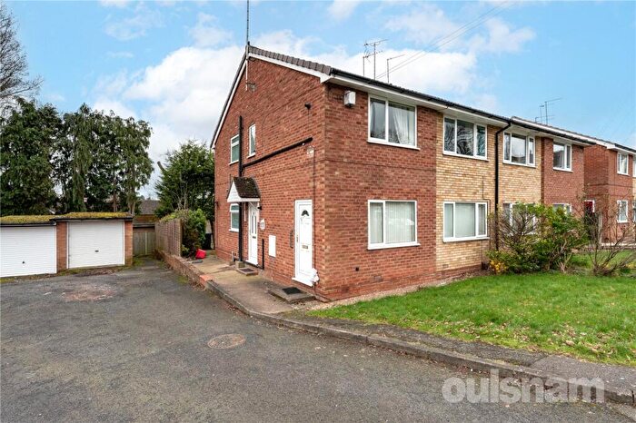 2 Bedroom Maisonette For Sale In Malfield Avenue, Redditch, Worcestershire, B97