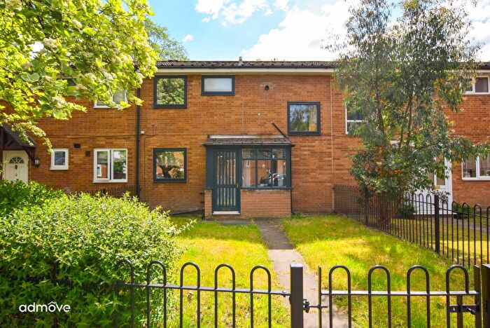 3 Bedroom Terraced House For Sale In Brookstone Close, Manchester, M21