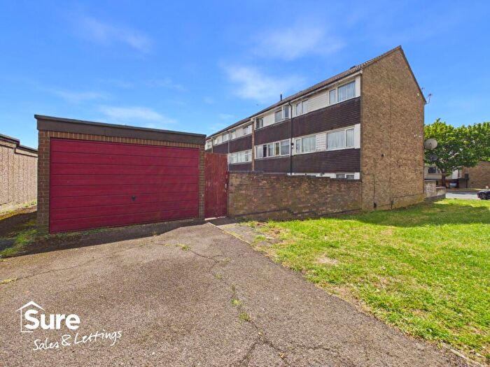 3 Bedroom Maisonette To Rent In Washington Avenue, Hemel Hempstead, Hertfordshire, HP2