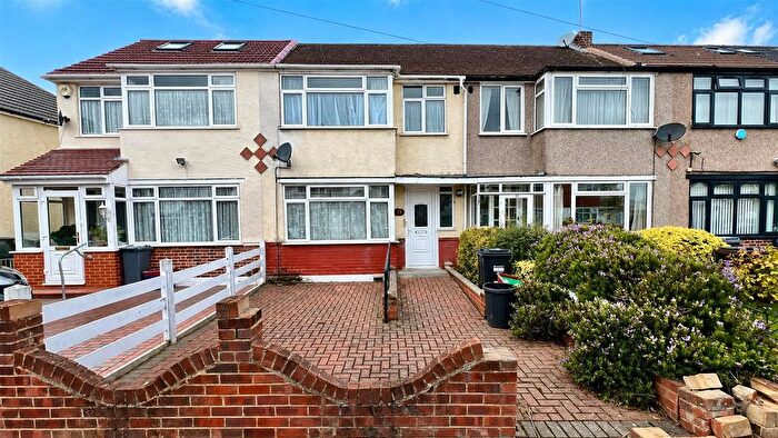 3 Bedroom Terraced House For Sale In Hadley Gardens, Norwood Green, UB2