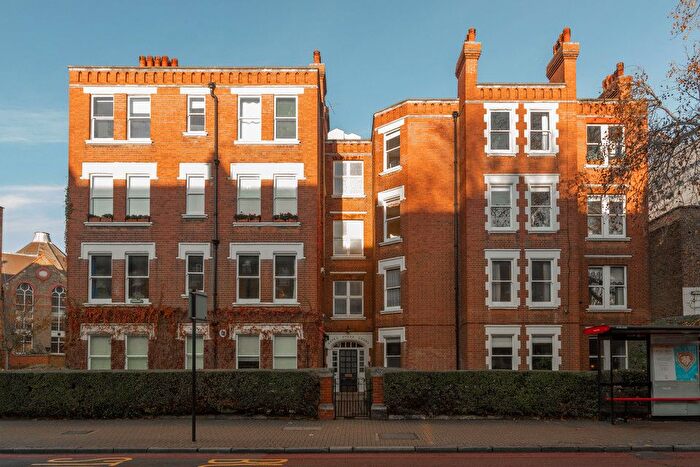 3 Bedroom Flat For Sale In Hayes Court, Camberwell New Road, Camberwell, SE5