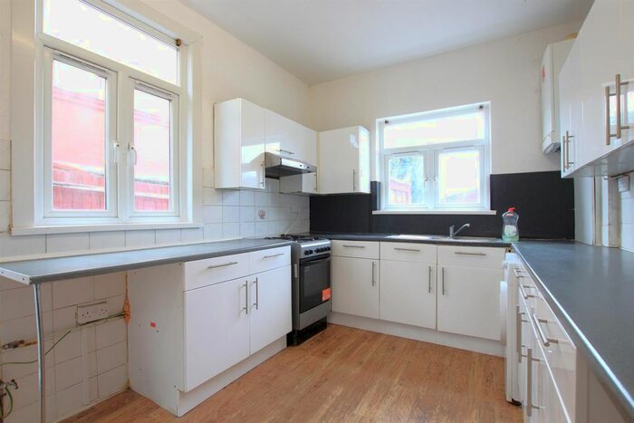 4 Bedroom Semi-Detached House To Rent In Sandycombe Road, Feltham, TW14