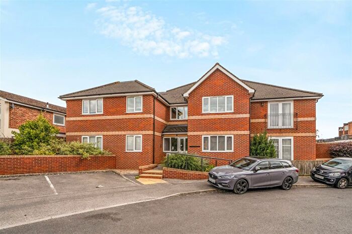 1 Bedroom Flat For Sale In Cavendish Road, Emmer Green, Reading, RG4