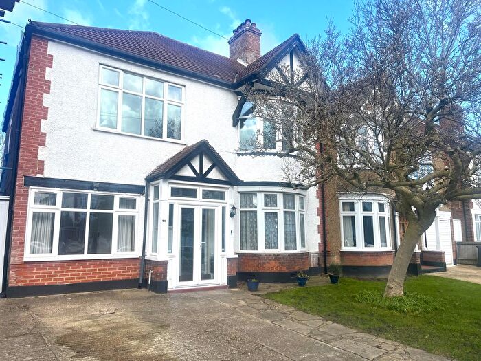5 Bedroom Semi-Detached House To Rent In Harwood Avenue, Bromley, Kent, BR1