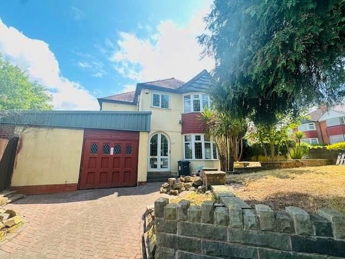 4 Bedroom Detached House To Rent In Eachelhurst Road, Erdington, Birmingham, B24