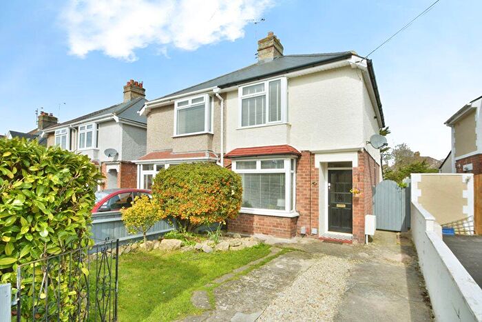 2 Bedroom Semi Detached House For Sale In Whitby Grove, Rodborne Cheney, Swindon, SN2