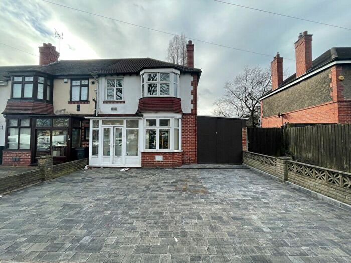 3 Bedroom End Of Terrace House To Rent In Kingsbury Road, Birmingham, B24