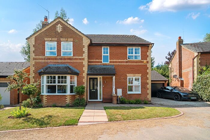 4 Bedroom Detached House For Sale In Gaveston Gardens, Deddington, OX15