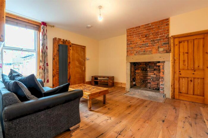 2 Bedroom Flat To Rent In £.Pppw - Chillingham Road, Heaton, Newcastle Upon Tyne, NE6