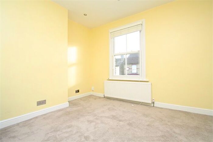 2 Bedroom Cottage To Rent In Bremer Road, Staines-Upon-Thames, TW18