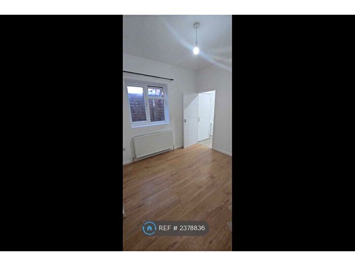 2 Bedroom Flat To Rent In Burley Road, London, E16