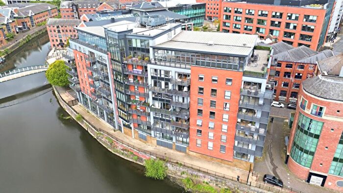 2 Bedroom Apartment For Sale In The Quays, Concordia Street, Leeds, LS1