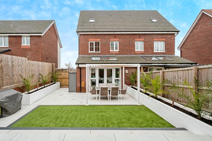 3 Bedroom Semi-Detached House For Sale In Woodlark Walk, Goldthorpe, Rotherham, S63