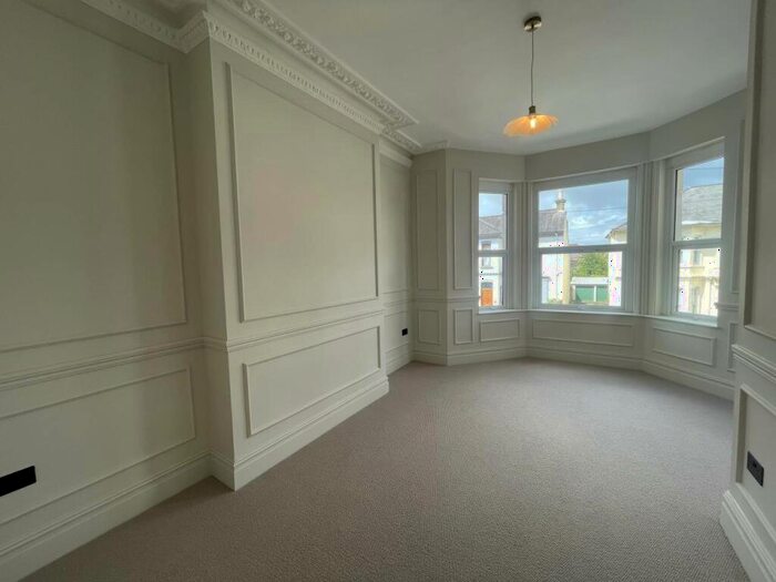 1 Bedroom Flat To Rent In Christchurch Road, Worthing, West Sussex, BN11