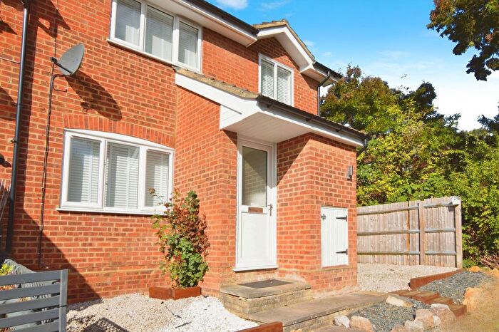 2 Bedroom Terraced House For Sale In Cornwall Close, Woosehill, Wokingham, RG41