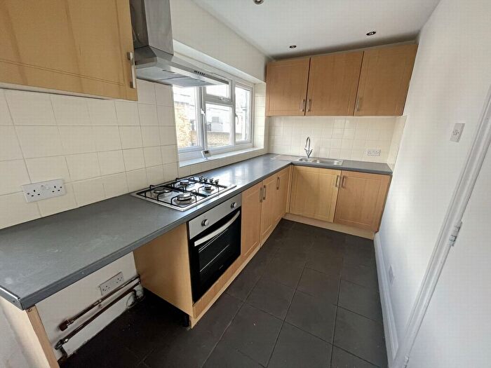 2 Bedroom Flat To Rent In King Street, Gravesend, DA12