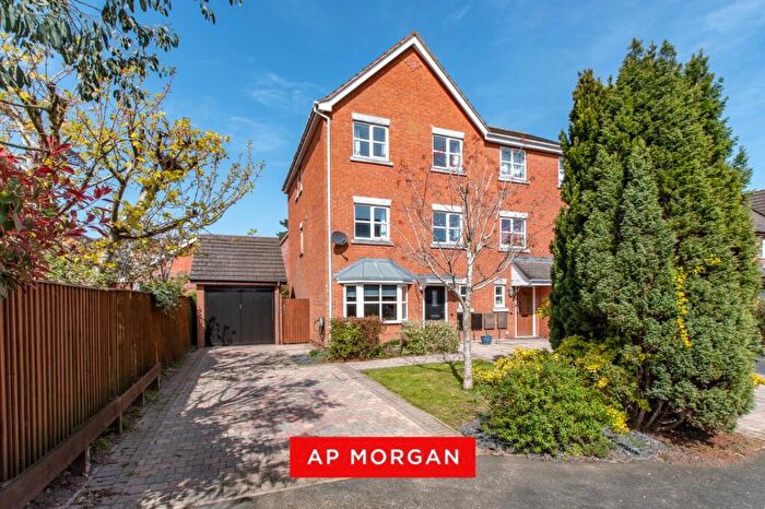 4 Bedroom Semi Detached House For Sale In Sedge Drive, Bromsgrove, Worcestershire, B61
