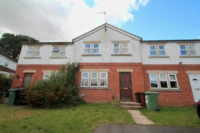 2 Bedroom Town House To Rent In Sussex Avenue, Horsforth, Leeds, LS18