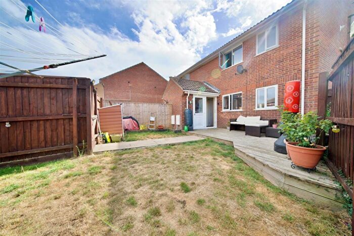 1 Bedroom Terraced House For Sale In Samphire Close, Weymouth, DT4