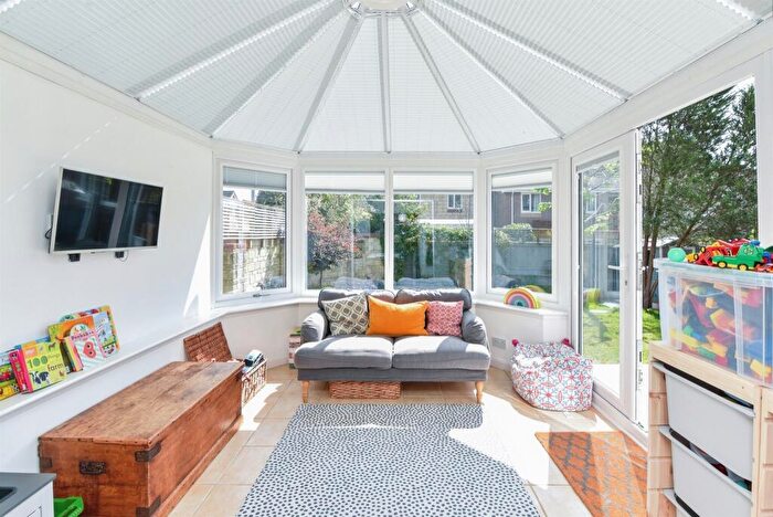 5 Bedroom Detached House For Sale In Oak Road, Chippenham, SN14