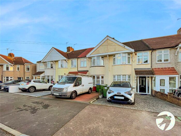 3 Bedroom Terraced House To Rent In Buckingham Avenue, South Welling, DA16