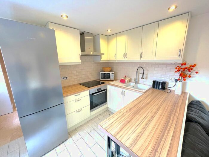 1 Bedroom Flat To Rent In Boston Road, London, W7