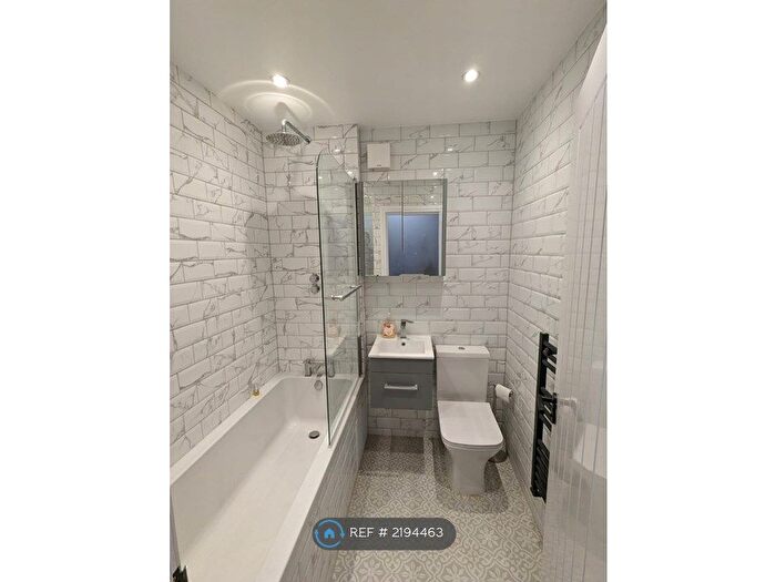 2 Bedroom Flat To Rent In Dunford Road, London, N7