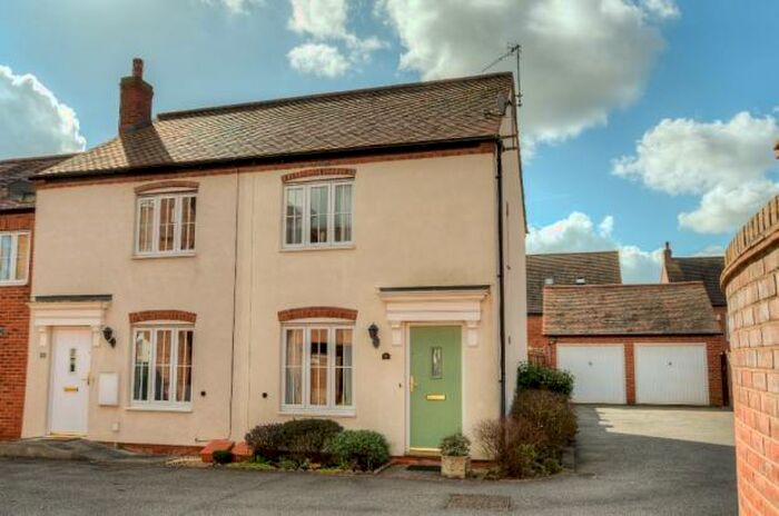 2 Bedroom Semi-Detached House To Rent In St Peters Way, Stratford-upon-Avon, CV37