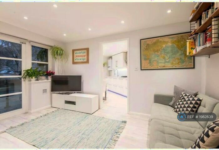 1 Bedroom Flat To Rent In Moore Court, London, NW8