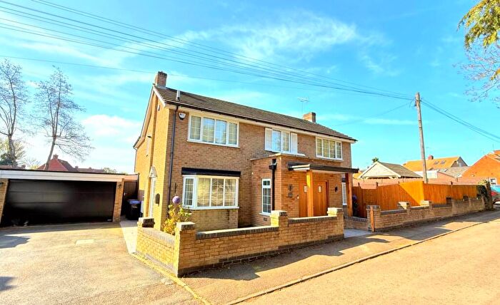 4 Bedroom Detached House For Sale In Sargeants Lane, Collingtree, NN4