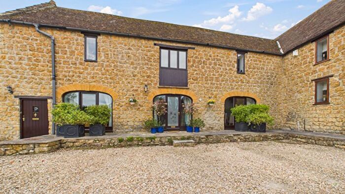 4 Bedroom Property For Sale In The Bartons, Yeabridge, Near South Petherton, TA13